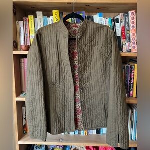 ✨MUST GO✨MAKE AN OFFER✨Green and floral jacket